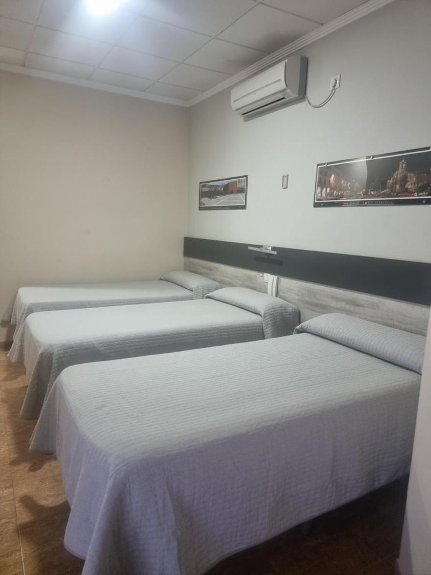 Hostal Restaurante El Paraiso Дон-Бенито Экстерьер фото