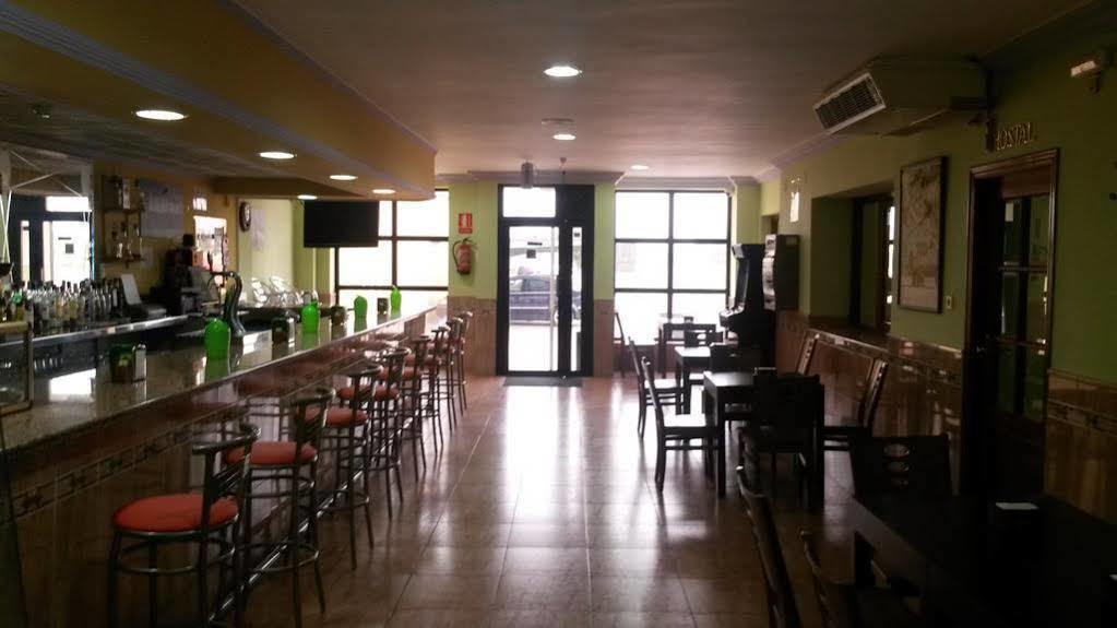 Hostal Restaurante El Paraiso Дон-Бенито Экстерьер фото